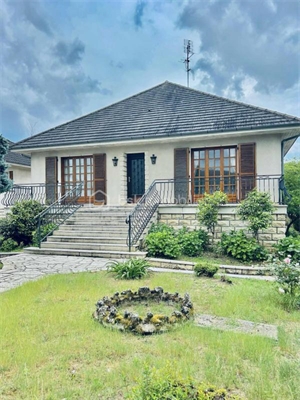 maison d'architecte à la vente -   18200  SAINT AMAND MONTROND, surface 158 m2 vente maison d'architecte - UBI475182137